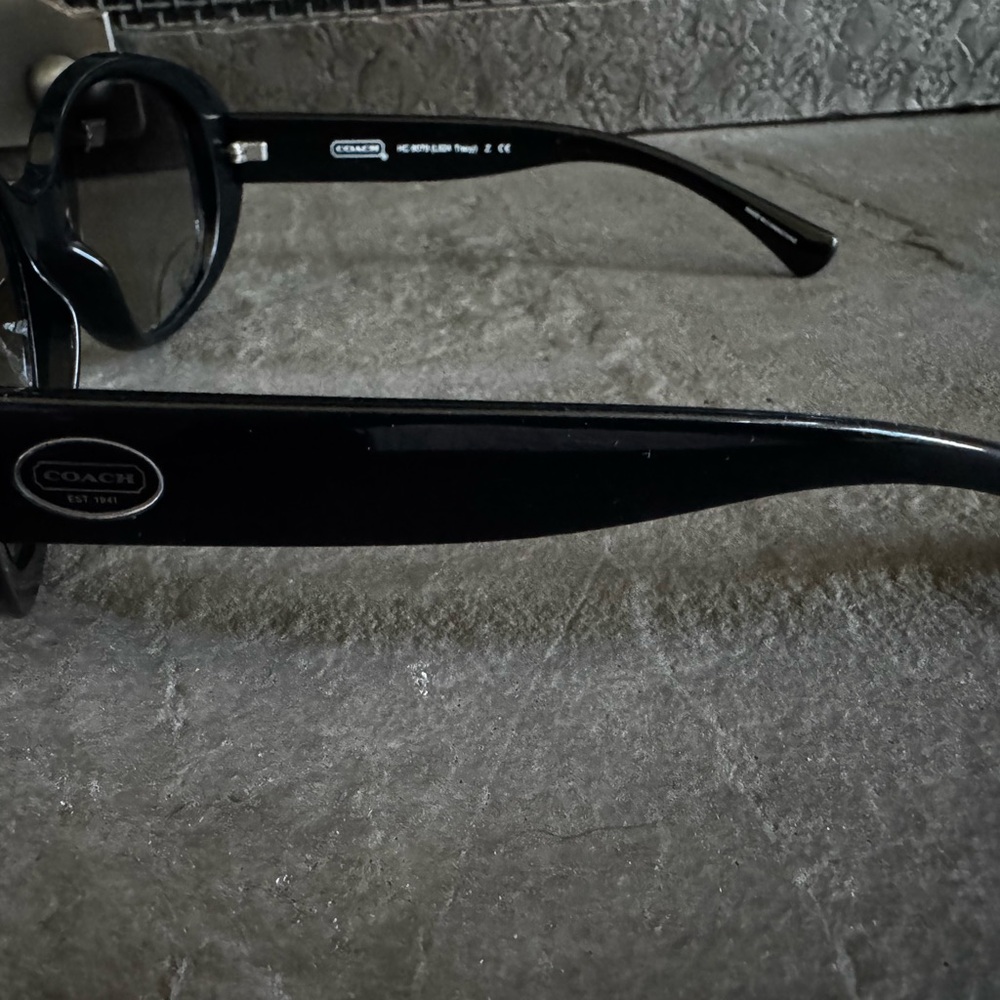 Coach Classic Black Oversized Women's Sunglasses. No scratches. - Picture 3 of 3